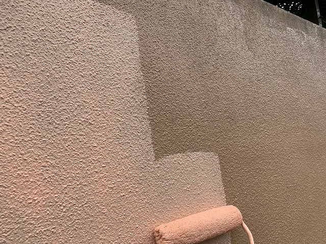 塀中塗り